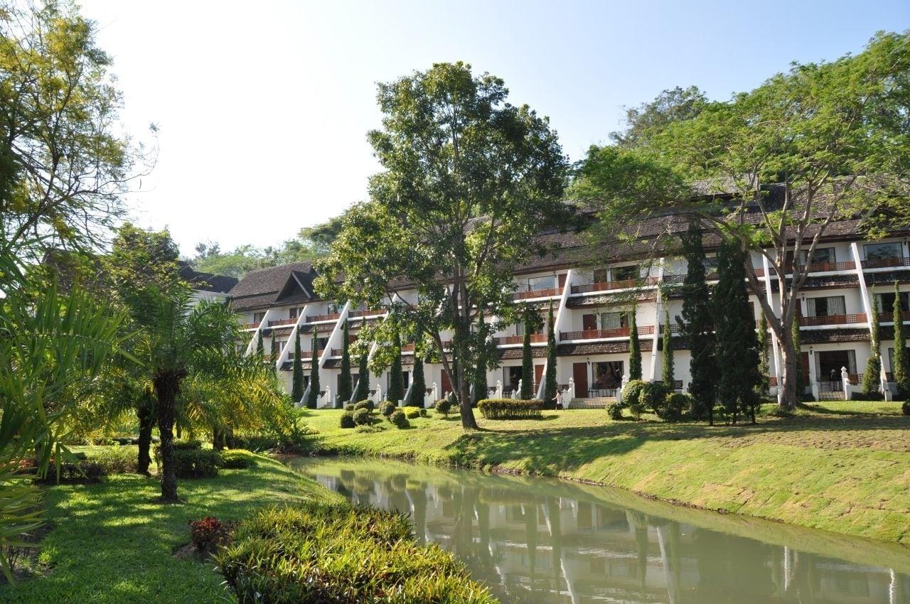 Suan Bua Hotel & Resort Ban Pong  Экстерьер фото