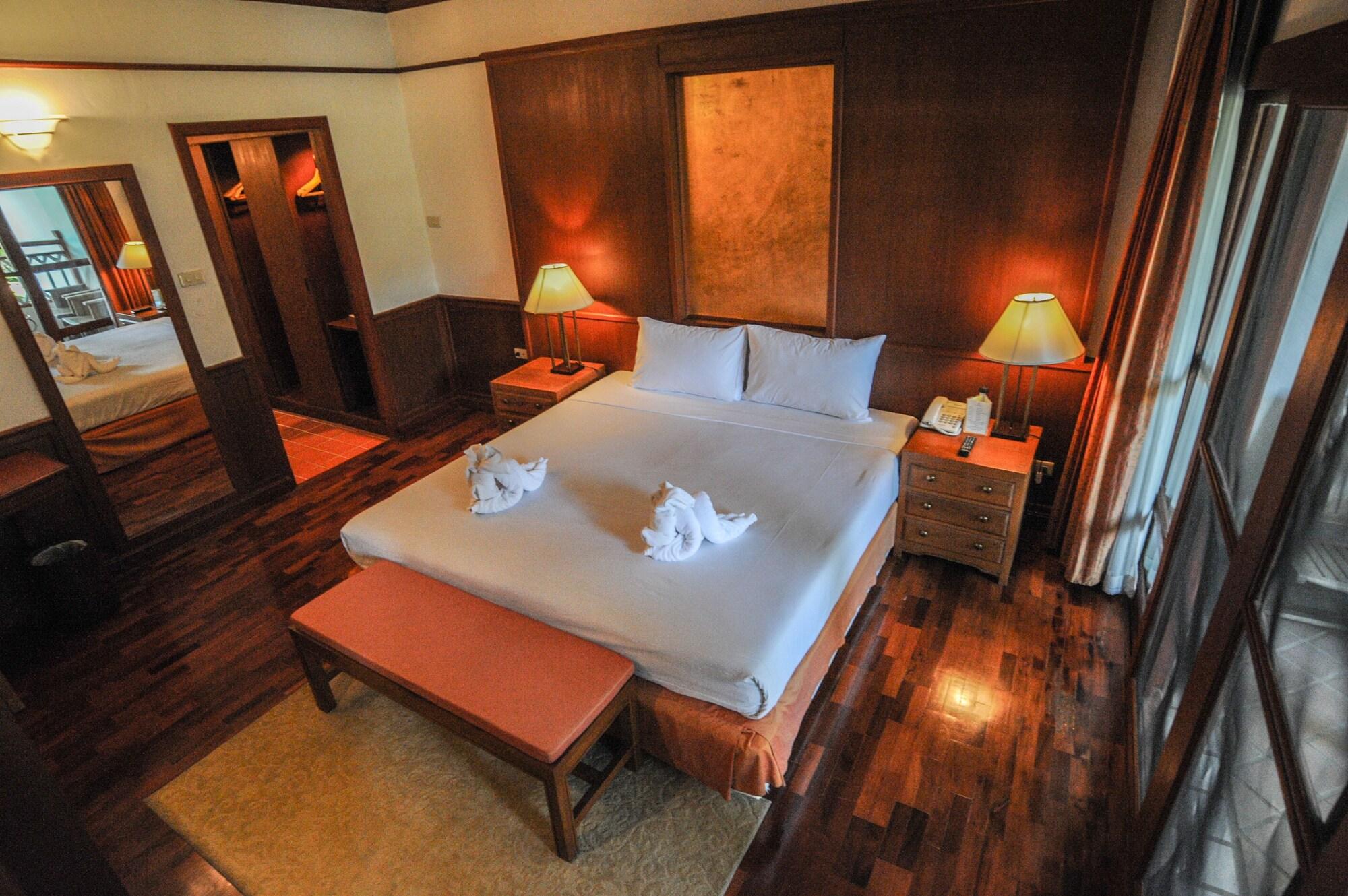 Suan Bua Hotel & Resort Ban Pong  Экстерьер фото