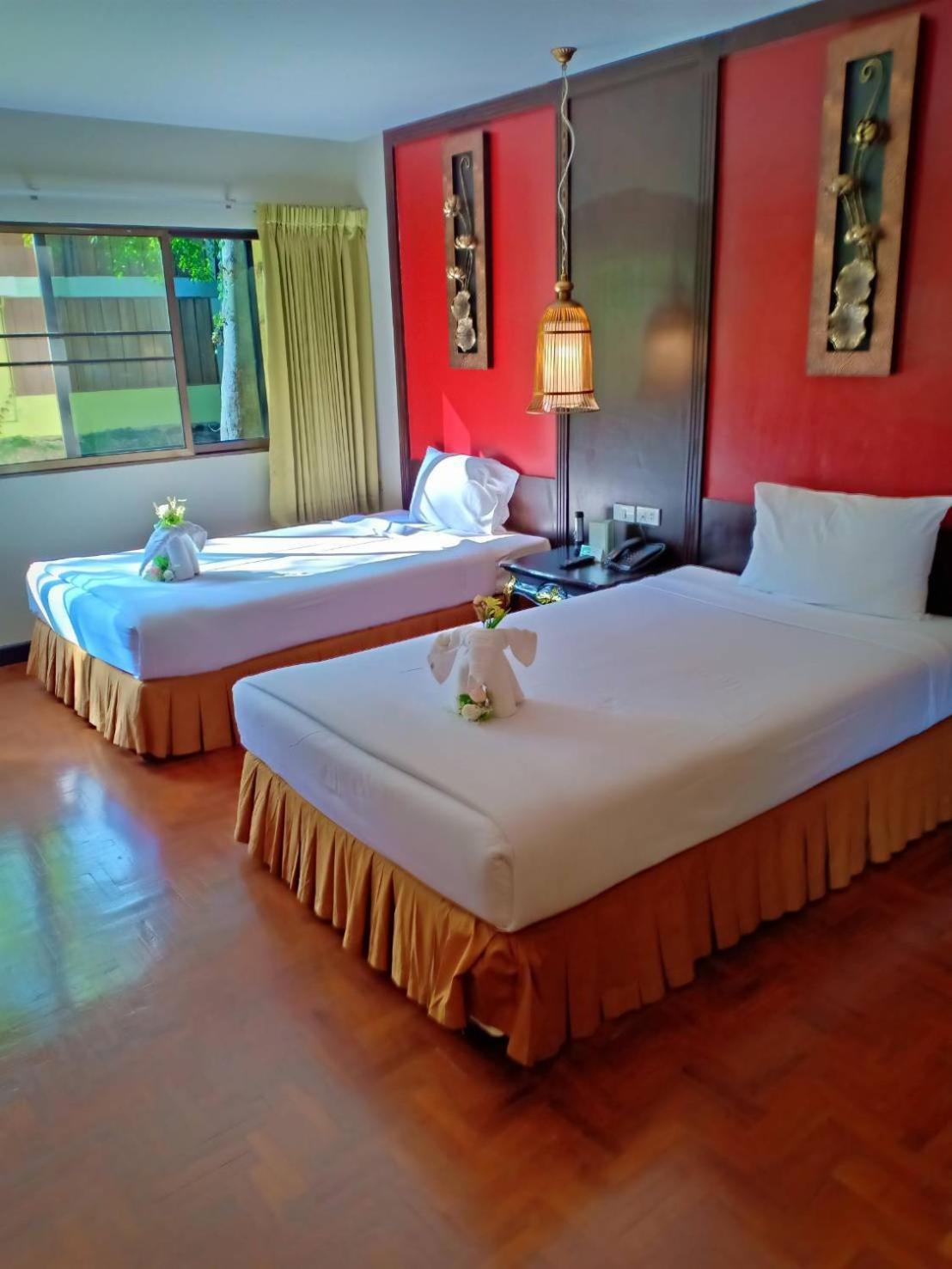 Suan Bua Hotel & Resort Ban Pong  Экстерьер фото