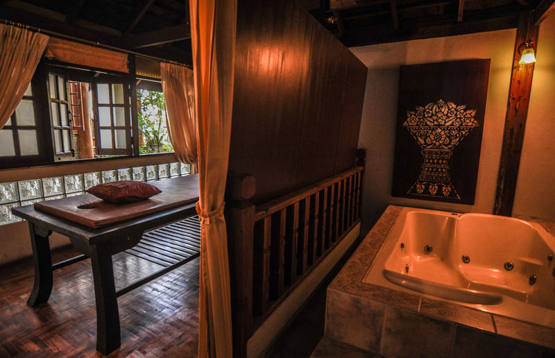 Suan Bua Hotel & Resort Ban Pong  Экстерьер фото