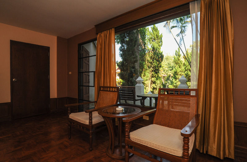 Suan Bua Hotel & Resort Ban Pong  Экстерьер фото