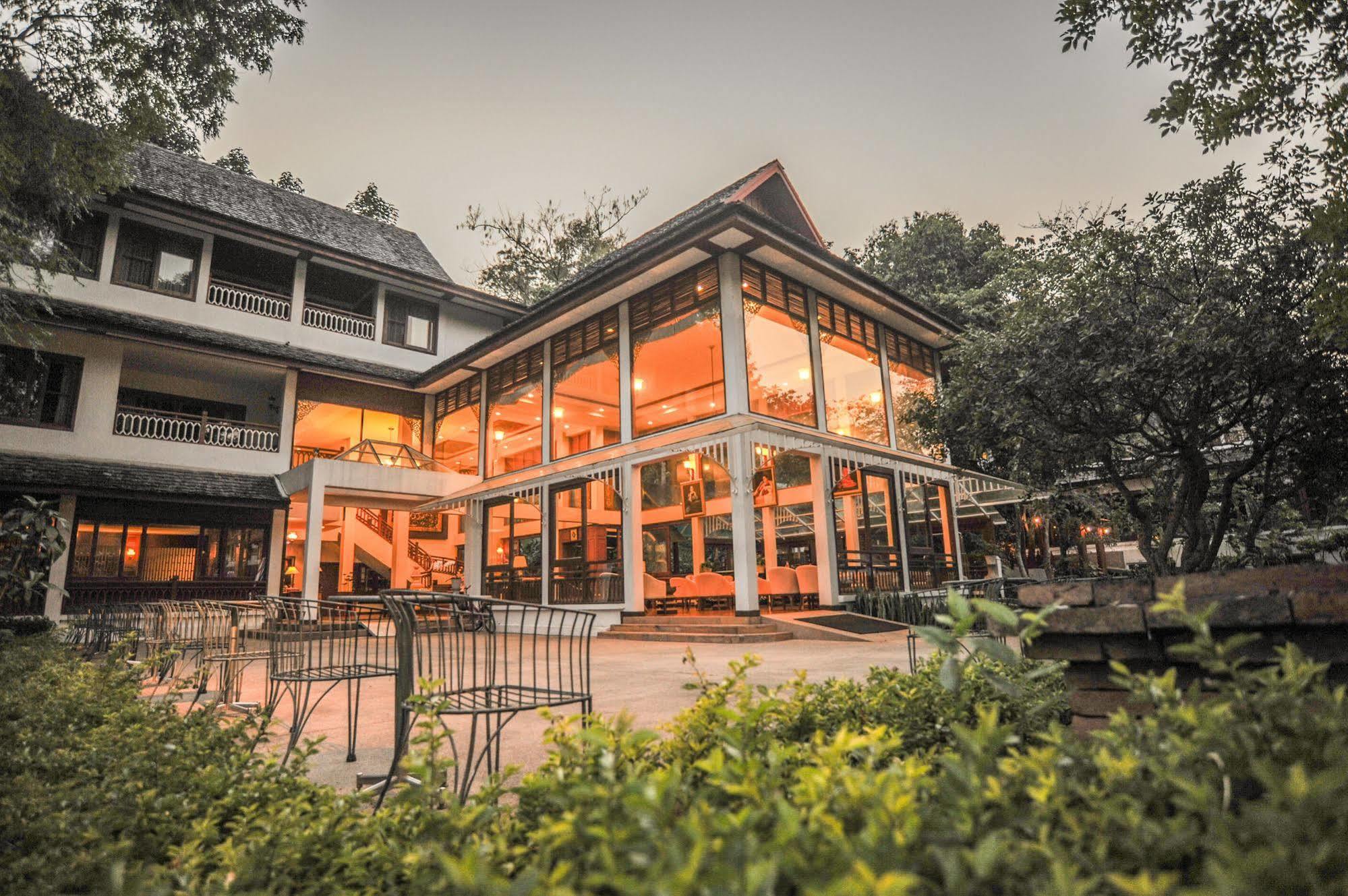 Suan Bua Hotel & Resort Ban Pong  Экстерьер фото