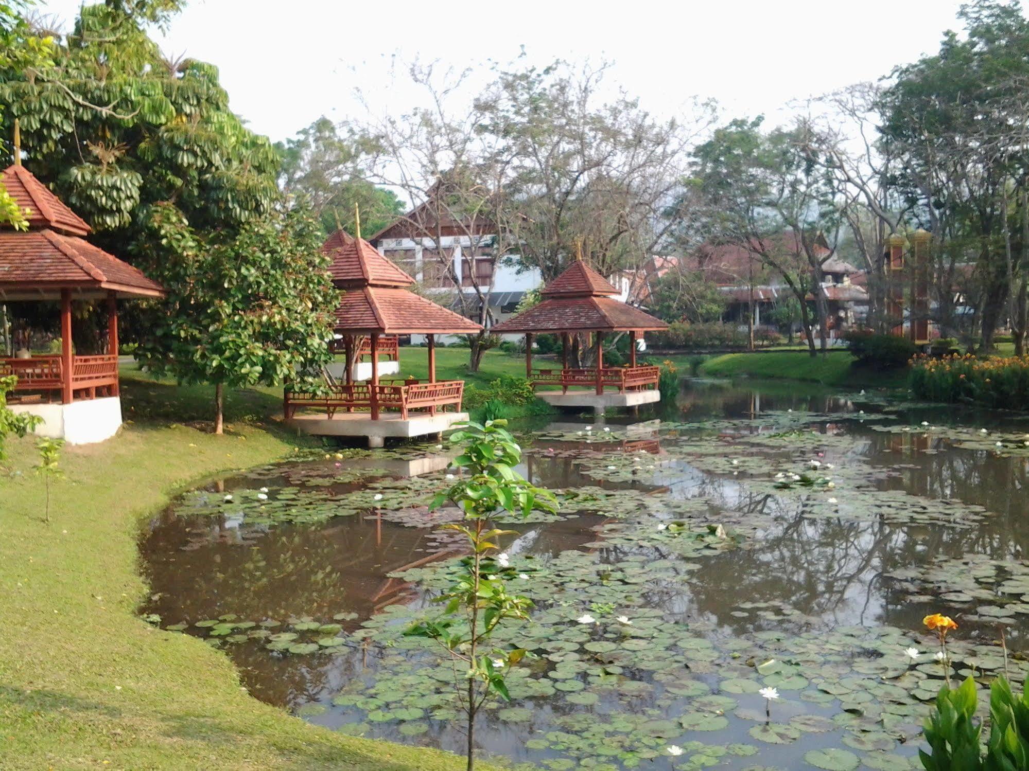 Suan Bua Hotel & Resort Ban Pong  Экстерьер фото