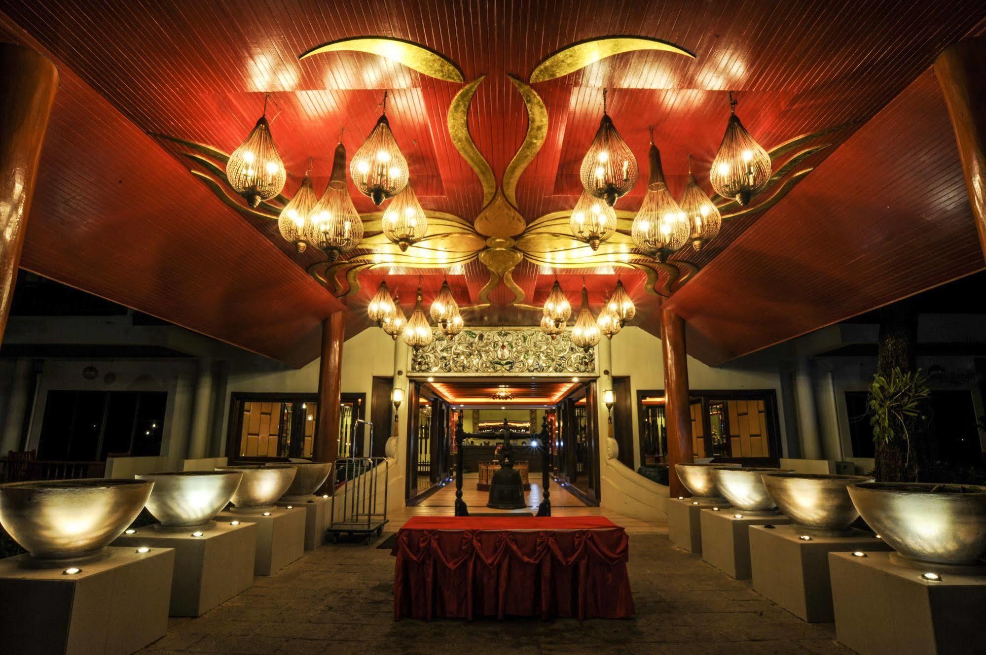 Suan Bua Hotel & Resort Ban Pong  Экстерьер фото