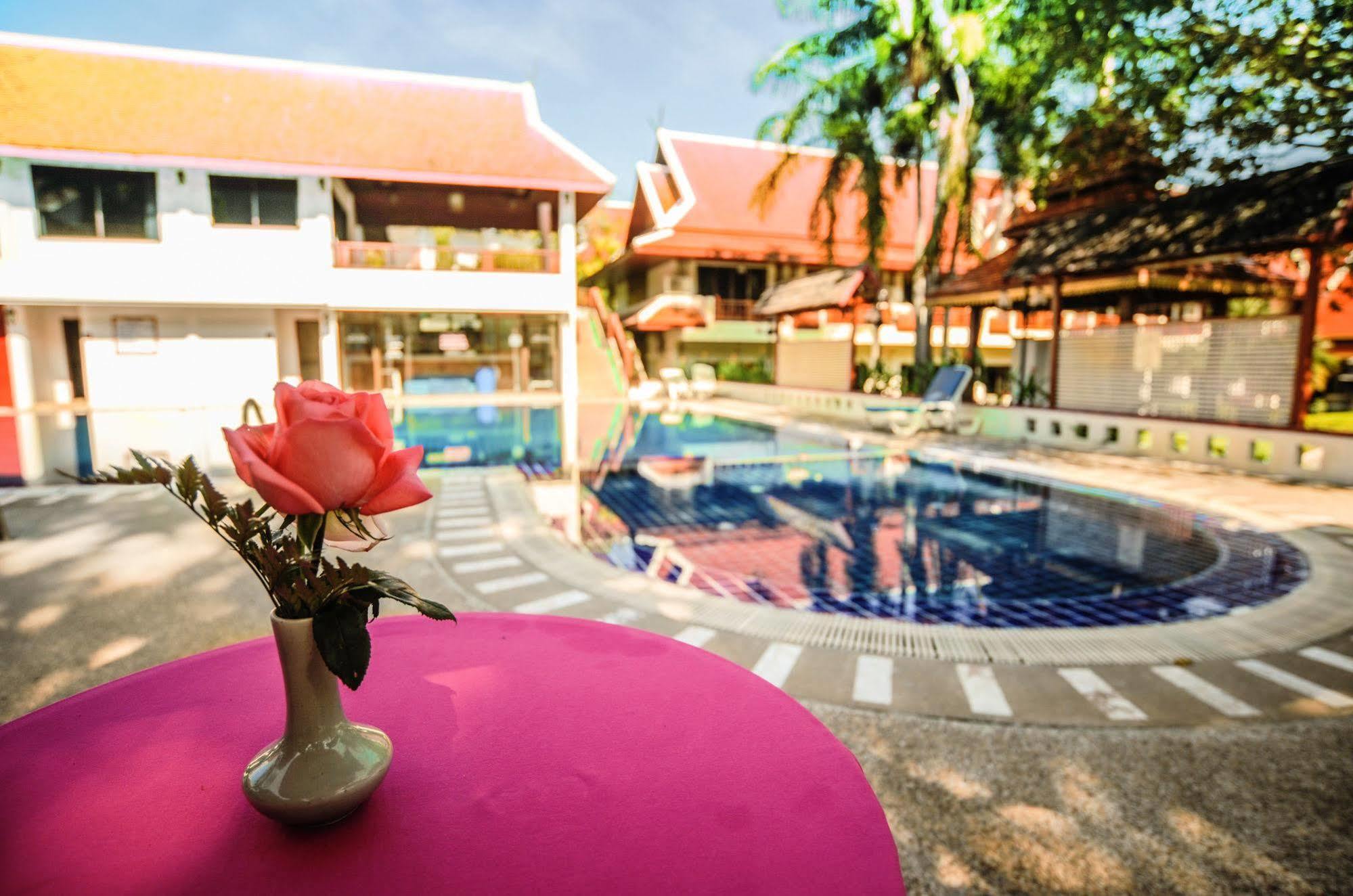 Suan Bua Hotel & Resort Ban Pong  Экстерьер фото