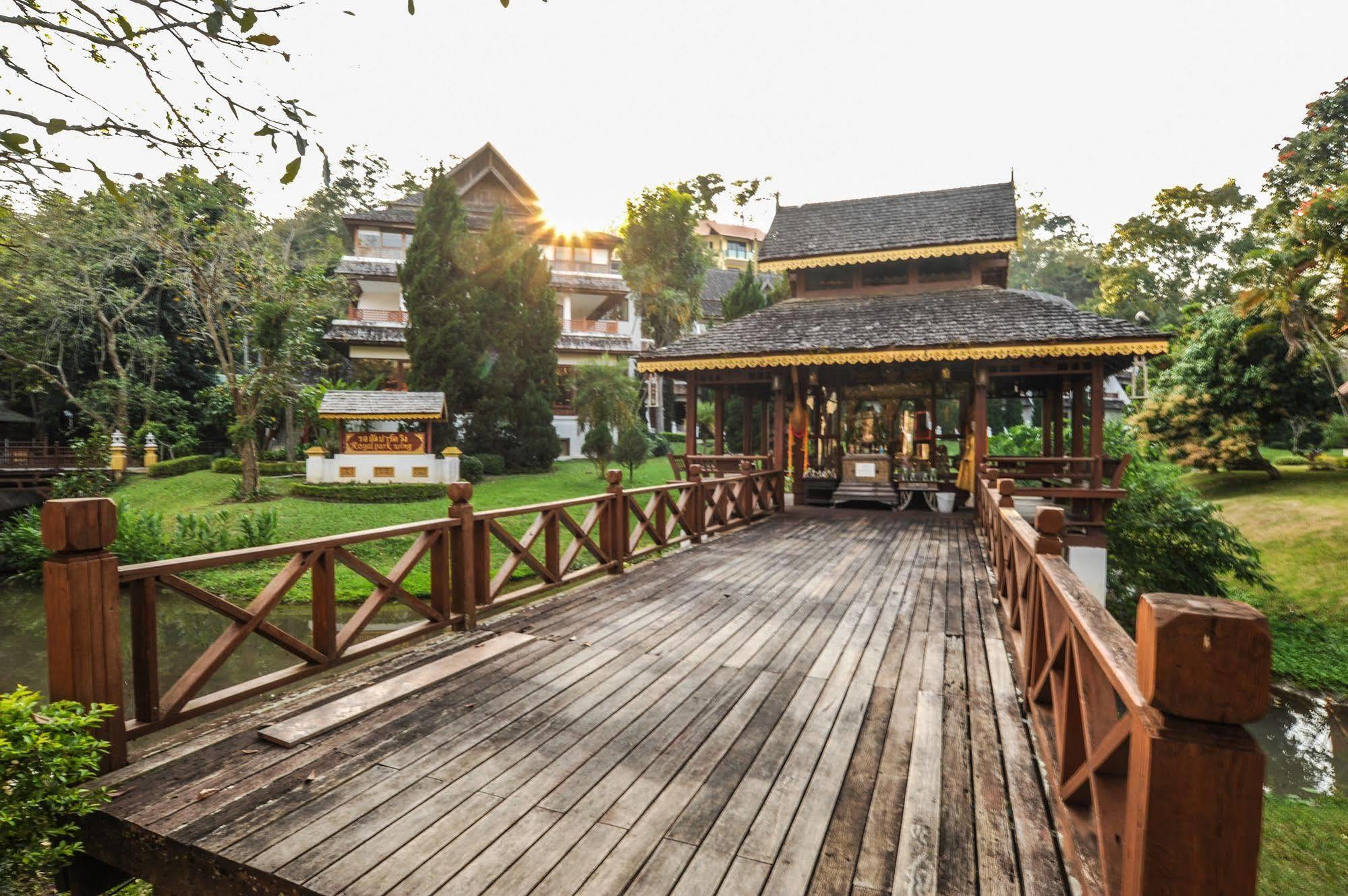 Suan Bua Hotel & Resort Ban Pong  Экстерьер фото